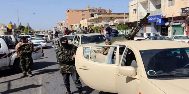 Libya'da 400 mahkum hapishaneden kaçtı